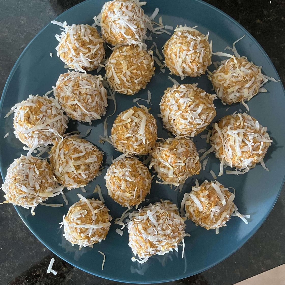 Carrot Cake Energy Bites