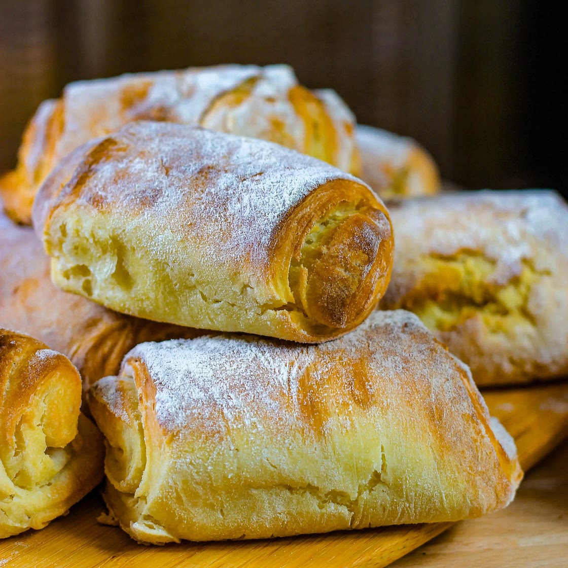 Texas Roadhouse Rolls with Cinnamon Butter