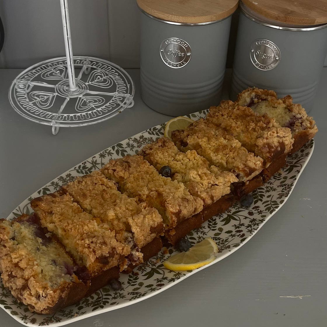 blueberry lemon loaf with streusel topping