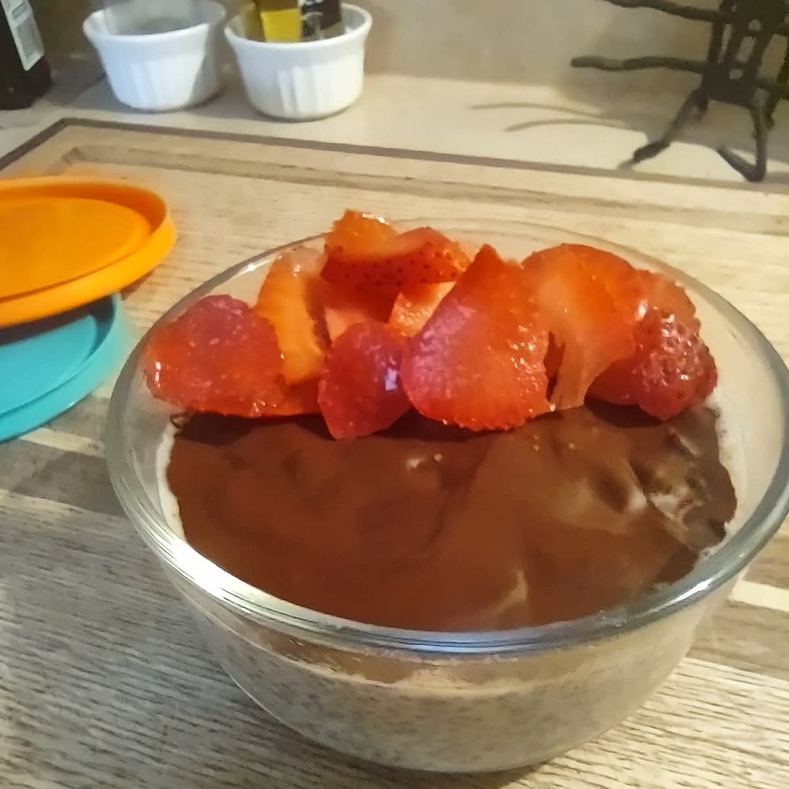 Chocolate Covered Strawberry Chia Pudding (magic shell)