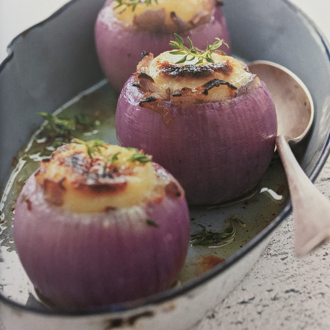 Oignons caramélisés farcis au chèvre