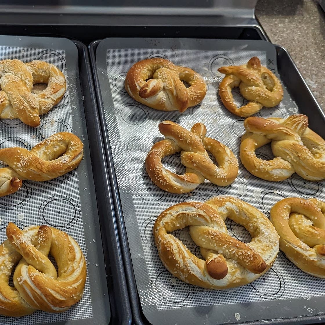 Easy Homemade Soft Pretzels