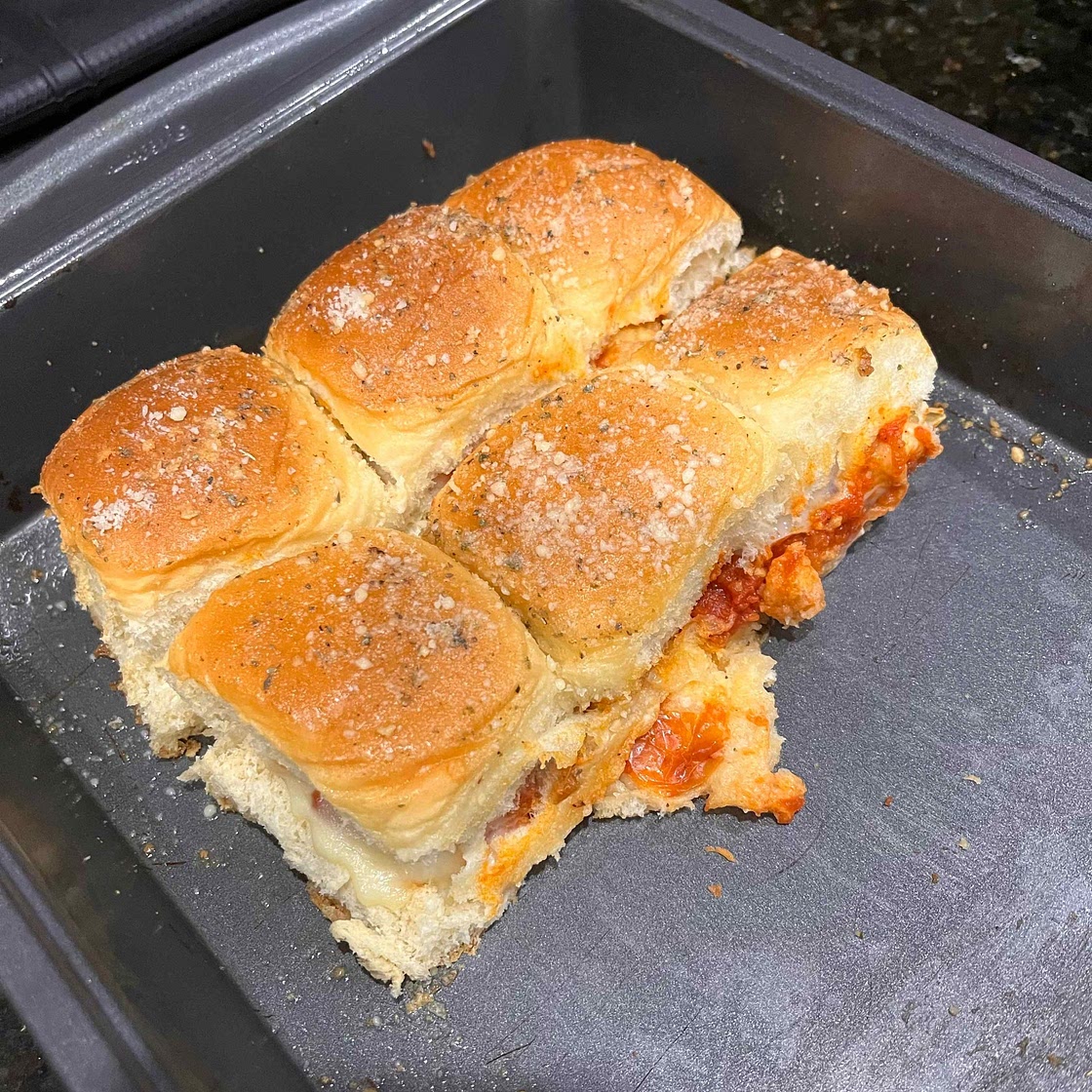 Easy Chicken Parmesan Sliders (Made with Hawaiian Rolls)