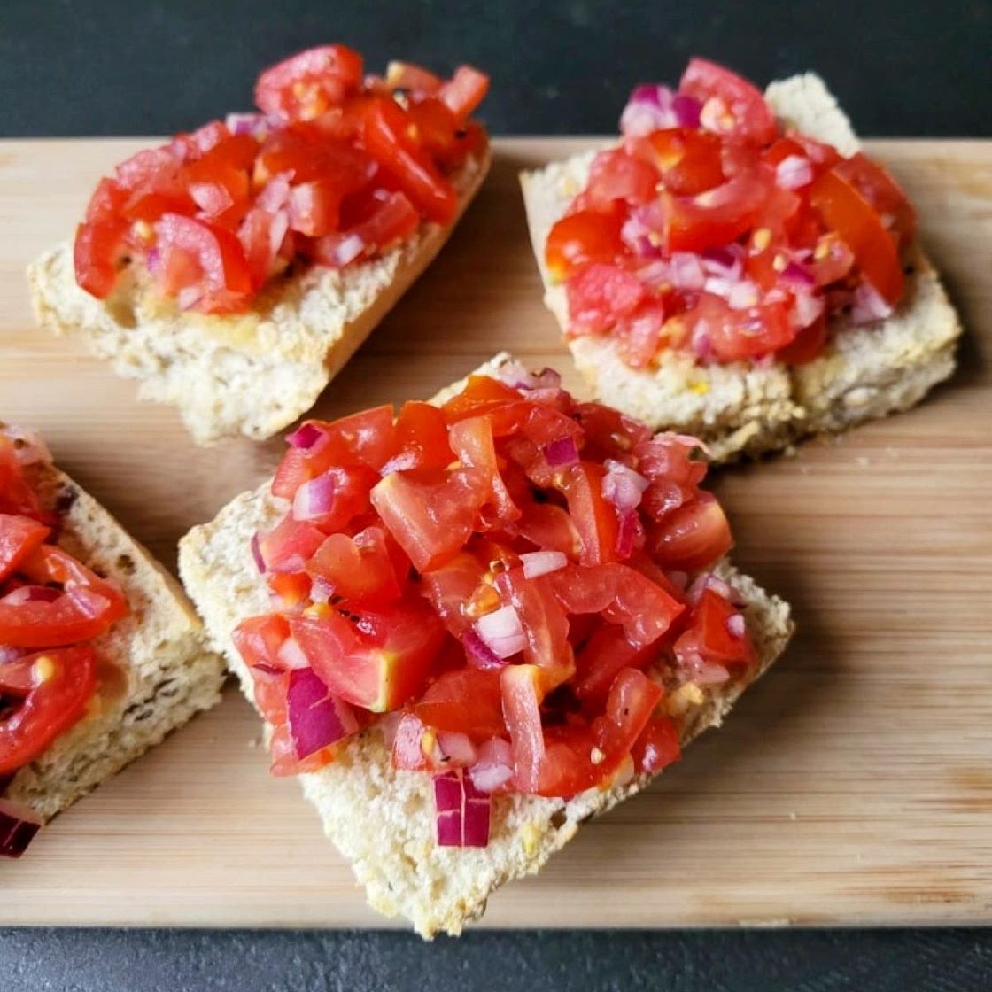 Bruschetta with Tomato and Garlic