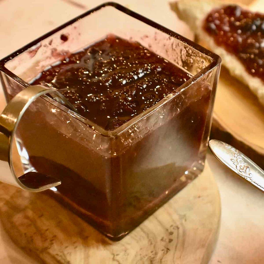 Easy Plum Jam Recipe (Without Pectin)