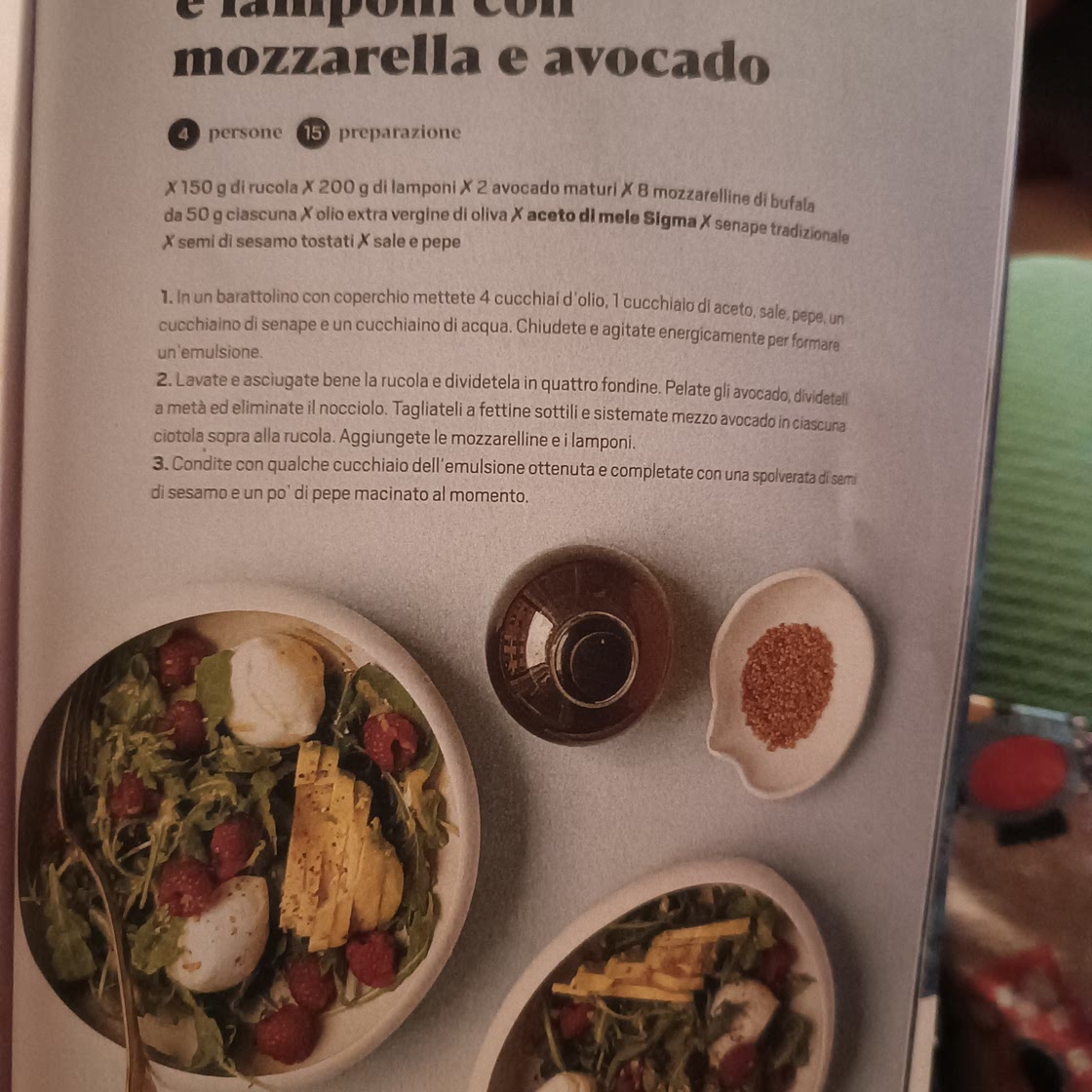 Insalata di lamponi e avocado