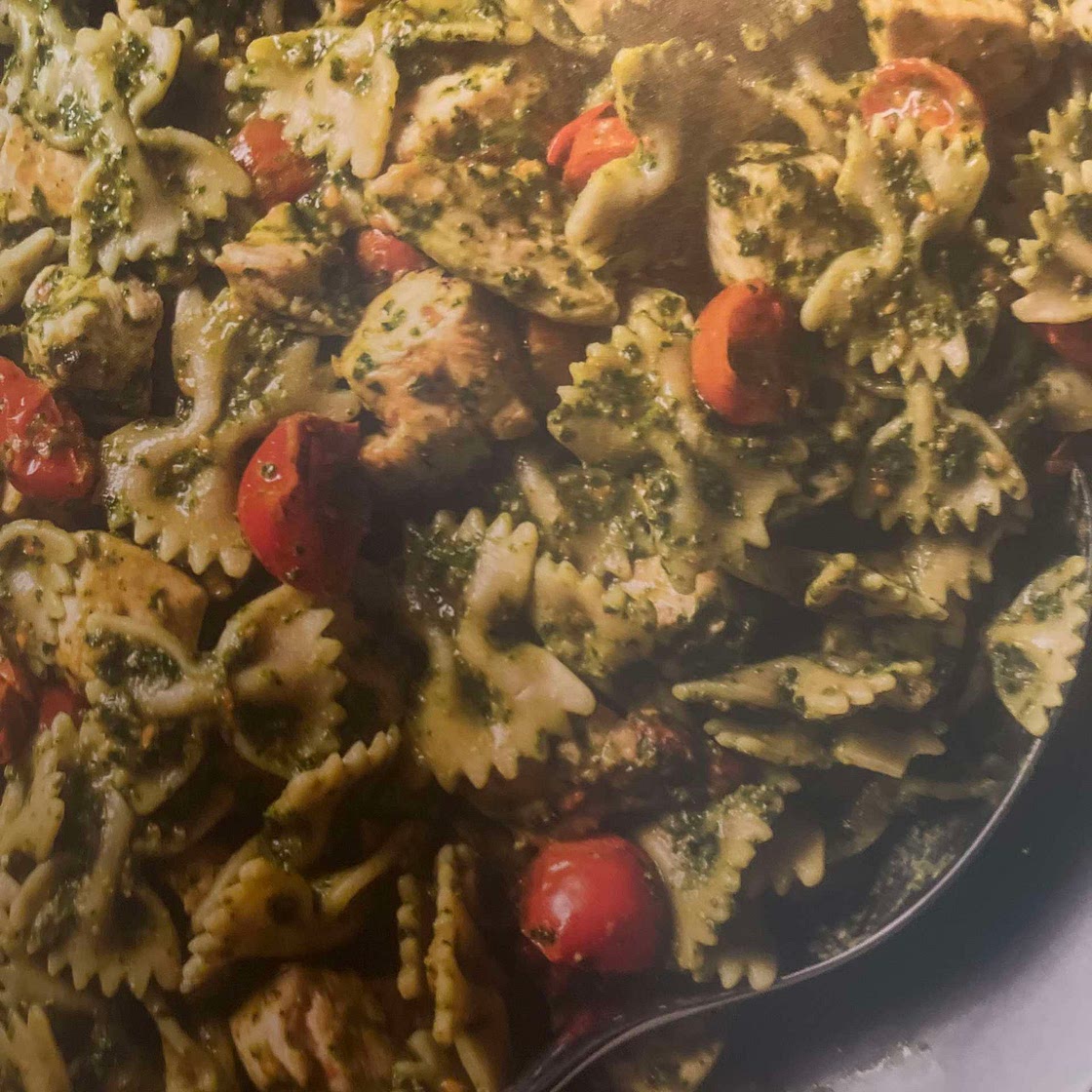 Pasta with Kale Pesto, tomatoes & chicken