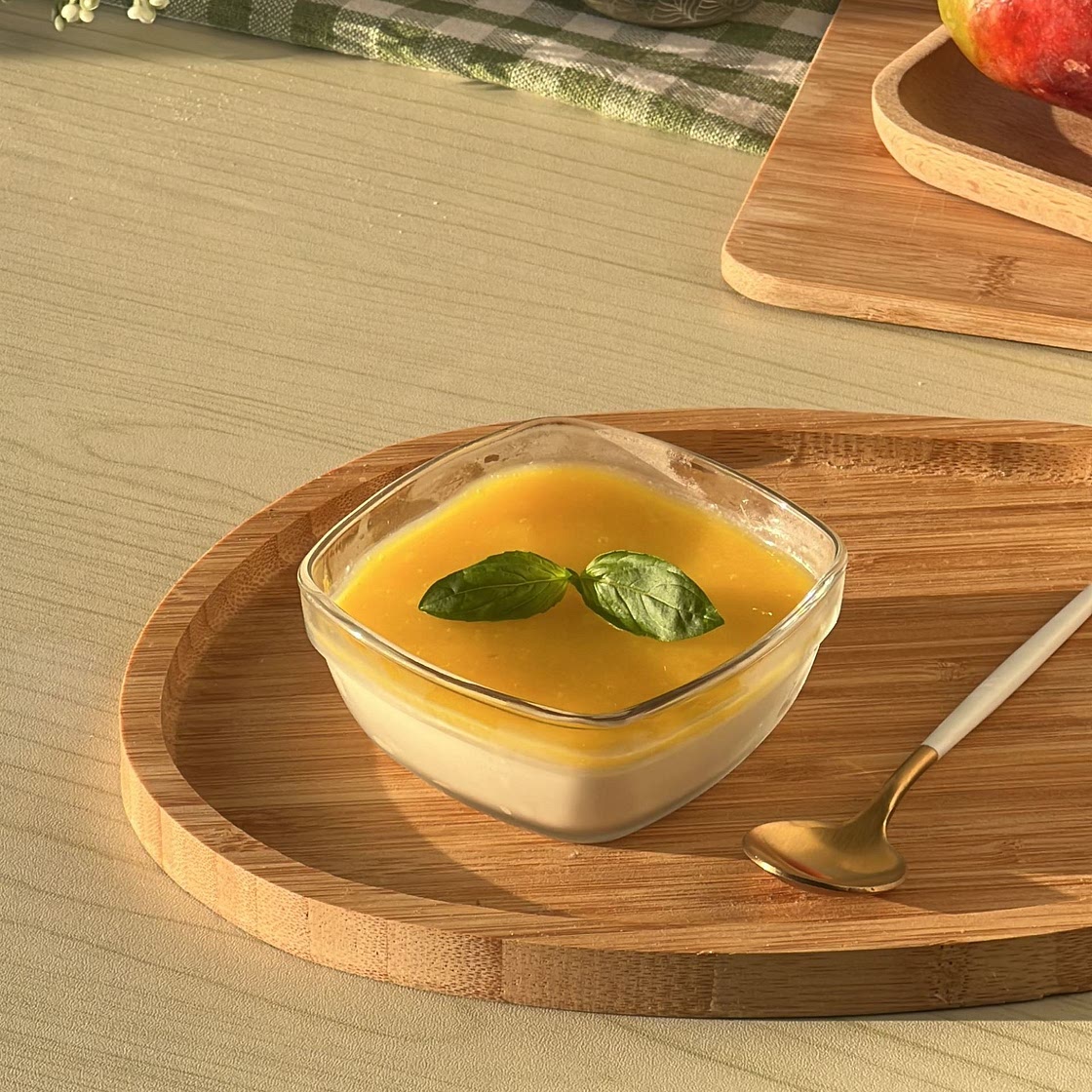 Mango panna cotta