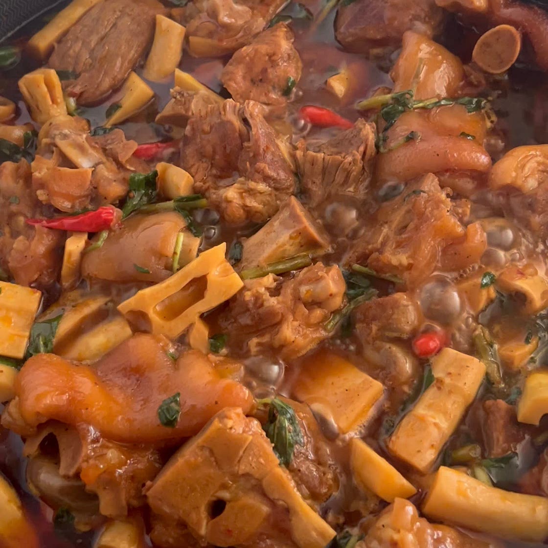 Spicy pork and bamboo stew recipe