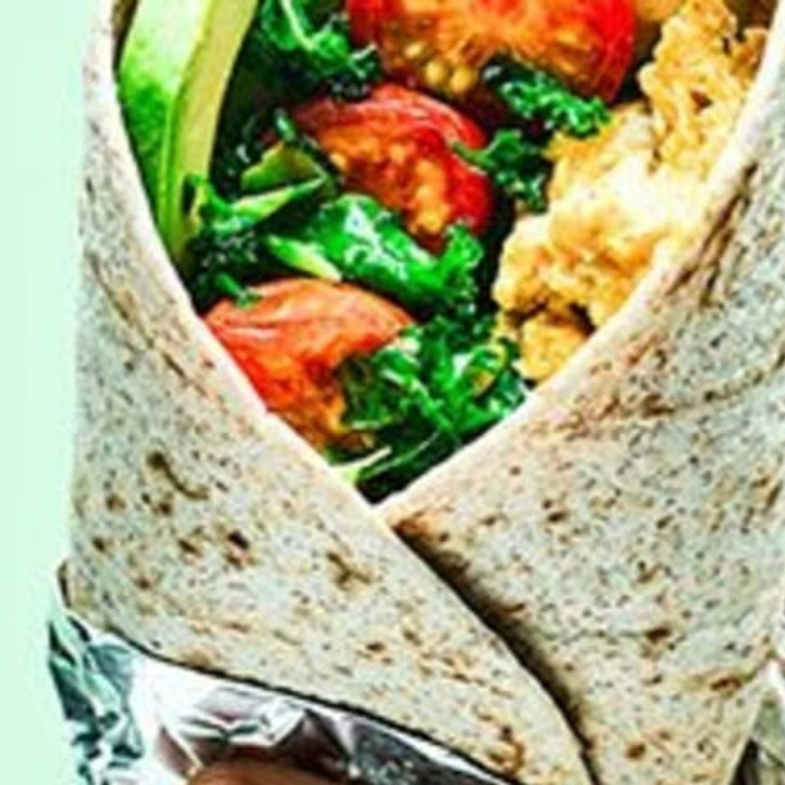 Burrito de palta, cherry, queso, aceituna y lechuga