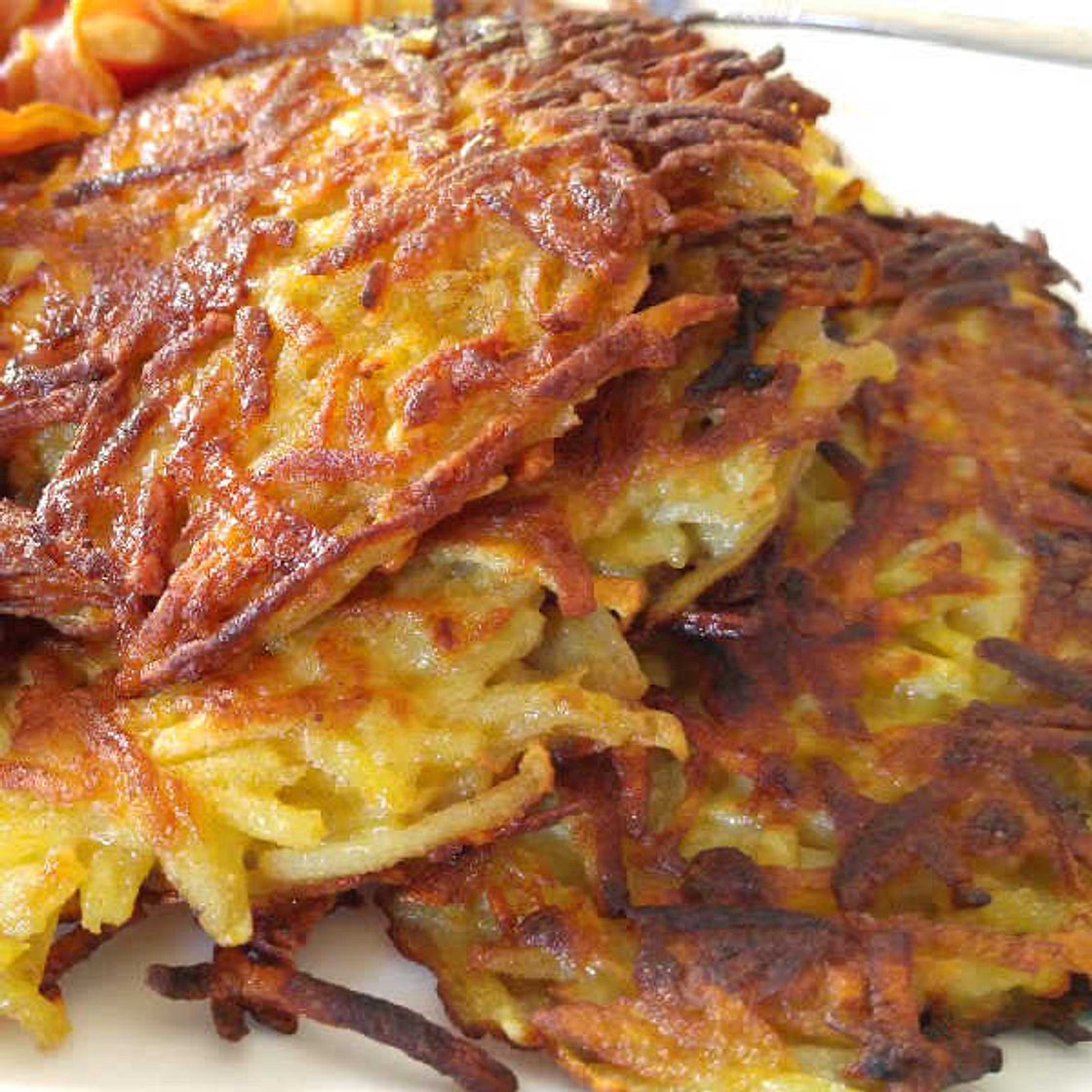 Easy German potato pancakes recipe- Oma’s kartoffelpuffer 