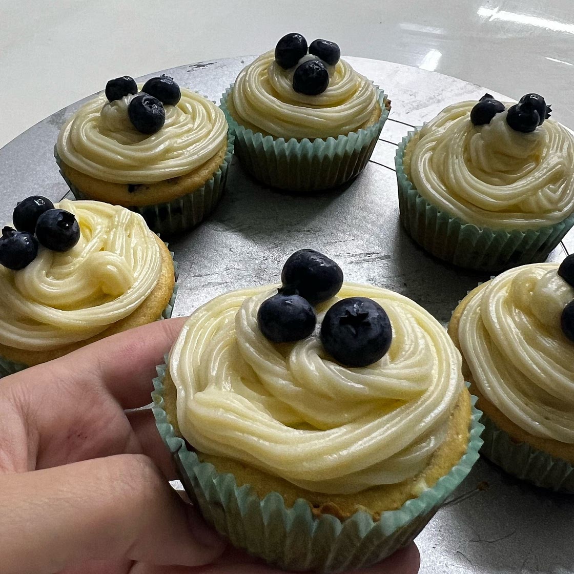 Blueberry lemon cupcakes 🫐🍋