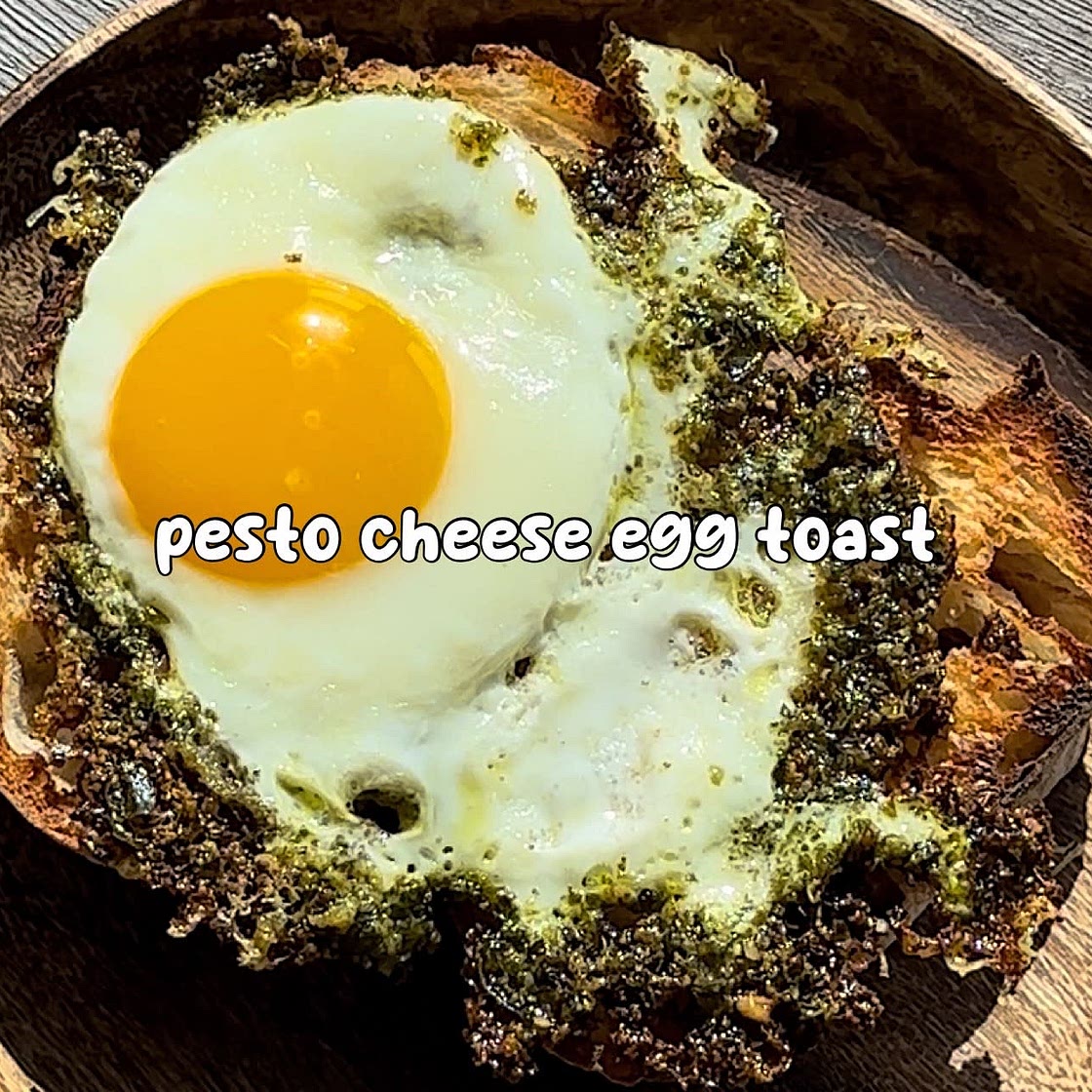 Pesto&cheese egg toast