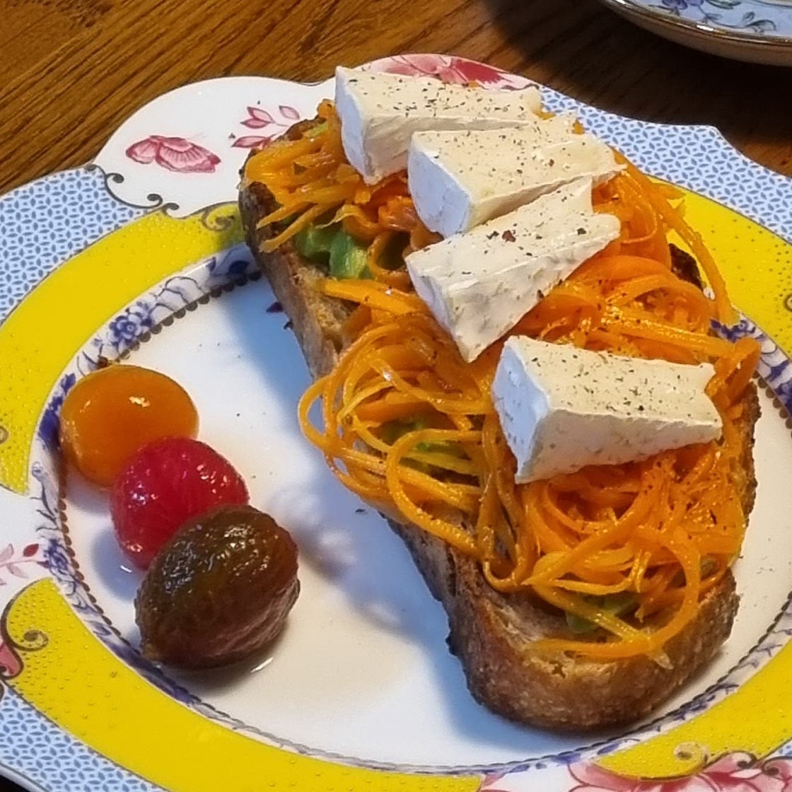 Carrot Avocado sandwich