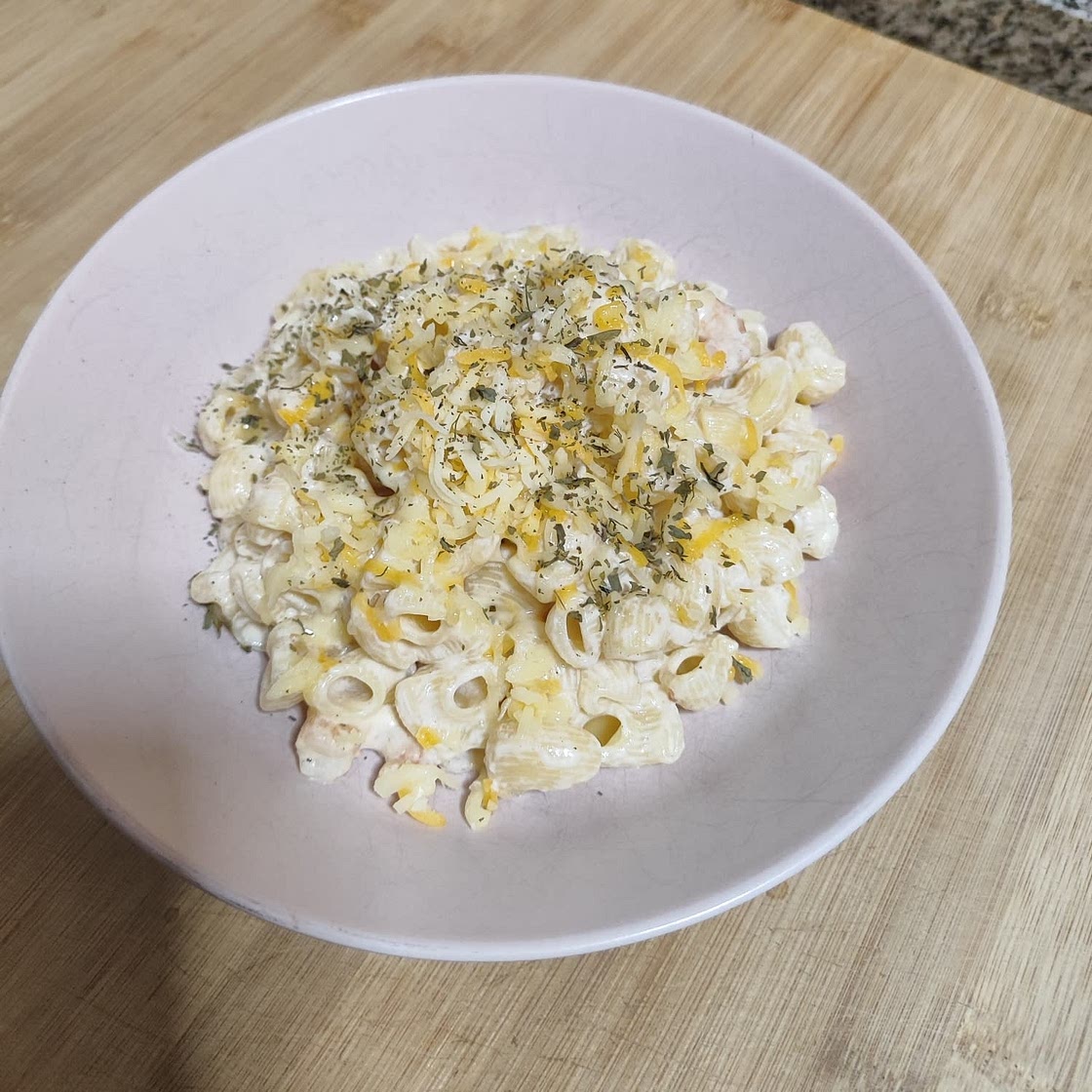 Pasta Alfredo con camarones