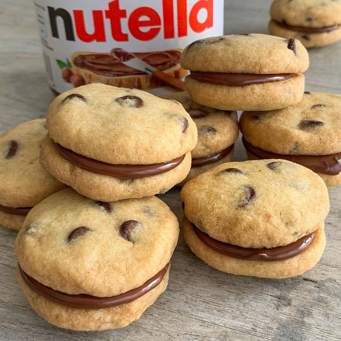 NUTELLA STUFFED CHOCOLATE CHIP COOKIE SANDWICHES