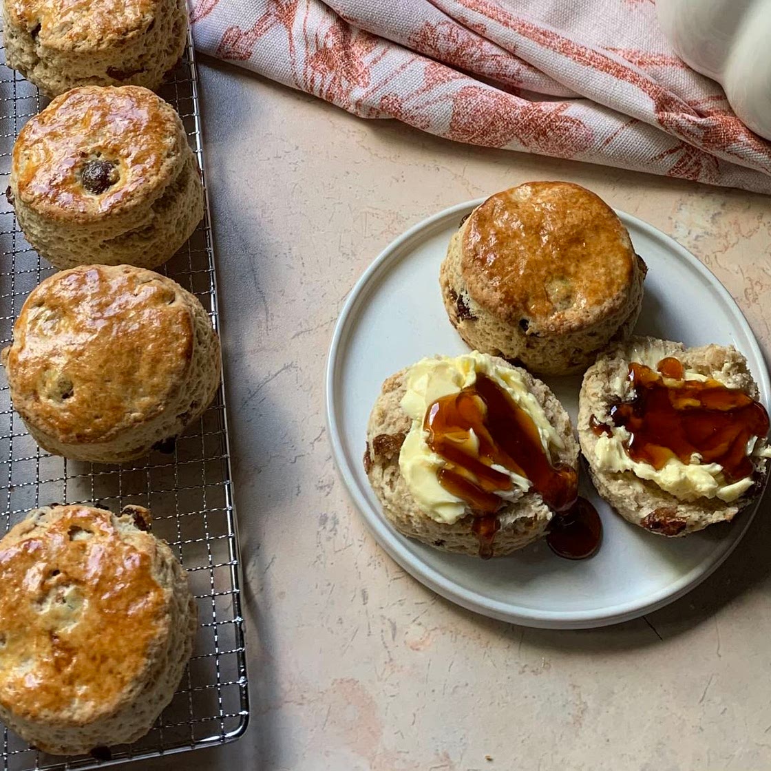 Raisin scones 🫖