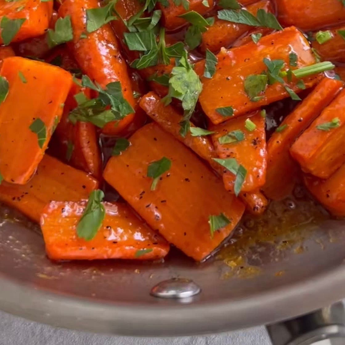 Honey Sriracha Glazed Carrots