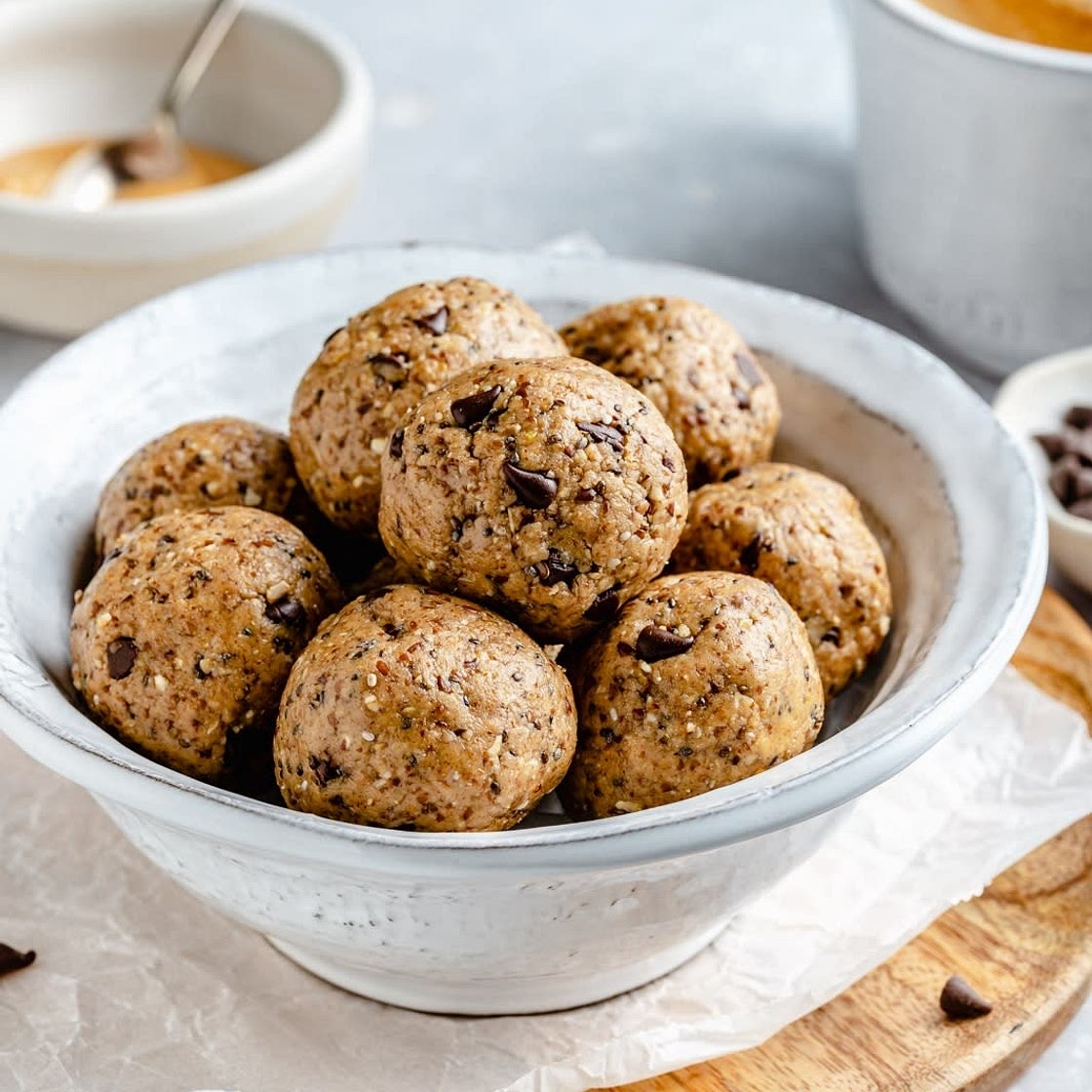 5-MINUTE PROTEIN PEANUT BUTTER ENERGY BITES