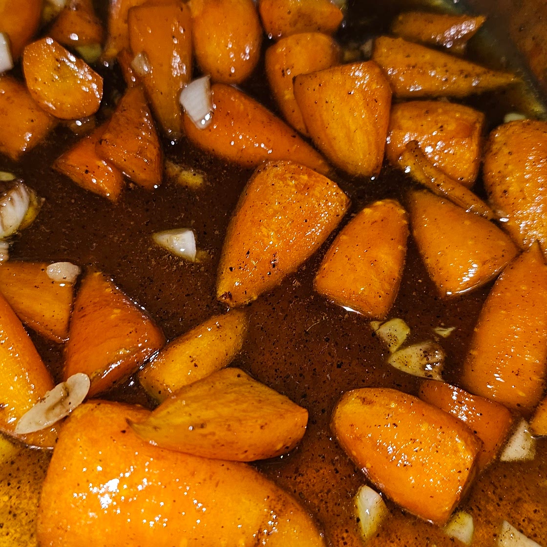 Brown glazed roasted carrots