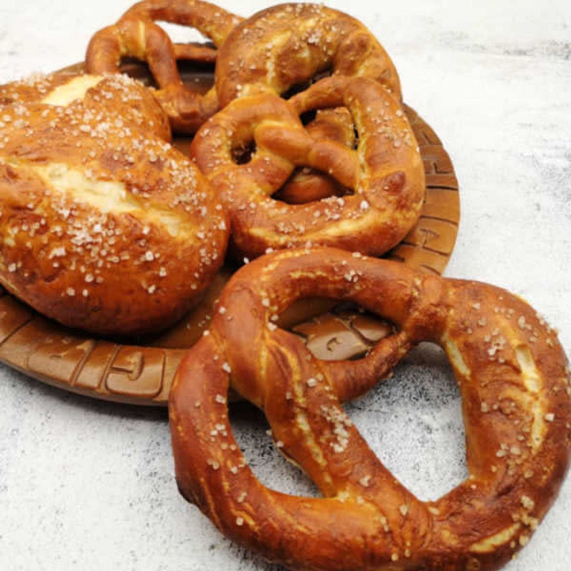  pretzel recipe( without lye)- Oma’s soft Bavarian Laugenbrezel