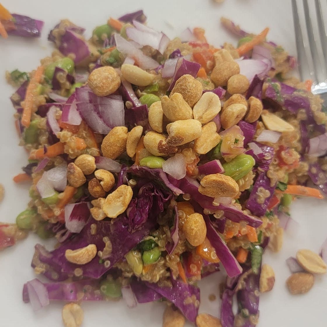 Crunchy Cashew Thai Quinoa Salad {vegan, gluten-free}