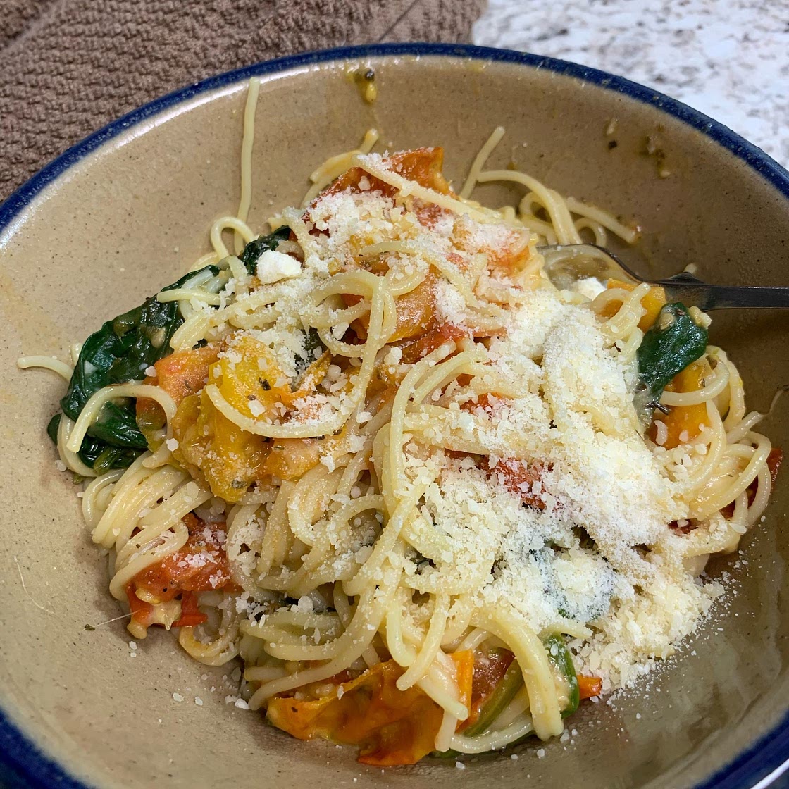 Pasta with Tomatoes and Spinach