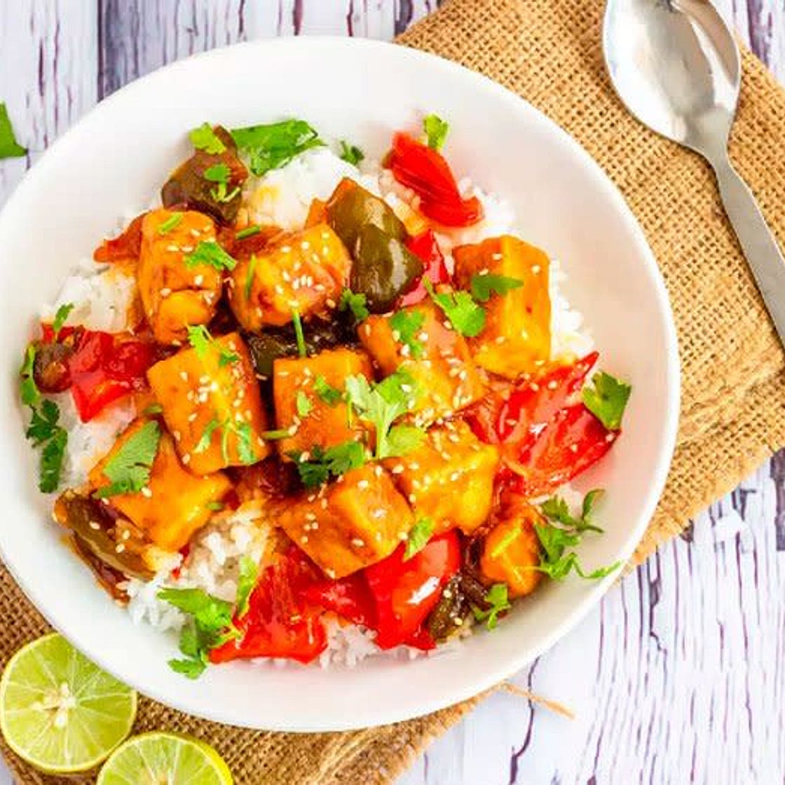 Bowl de Tofu con Vegetales Asados