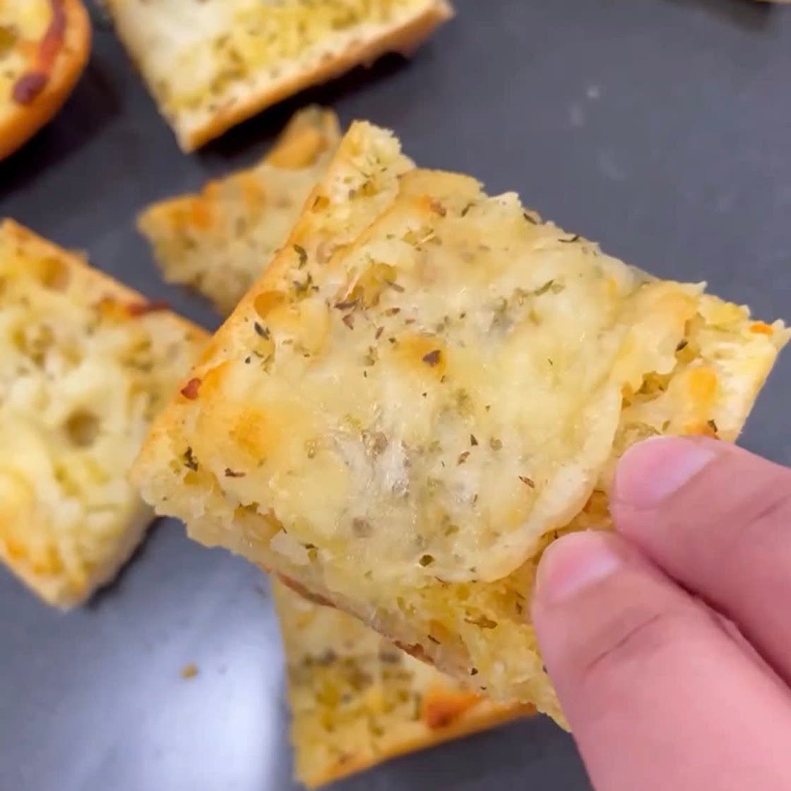 Cheesy garlic bread
