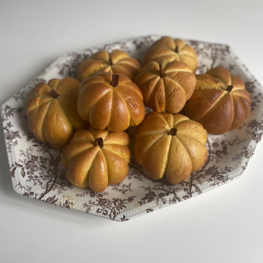 Pumpkin Bread Rolls 