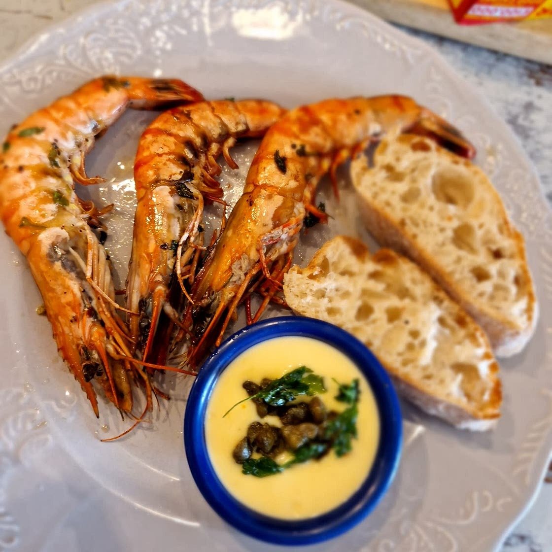 Chargrilled prawns with garlic mayo