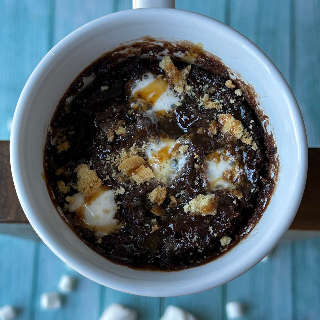 S’mores Mug Cake ( 3 minute recipe ) 