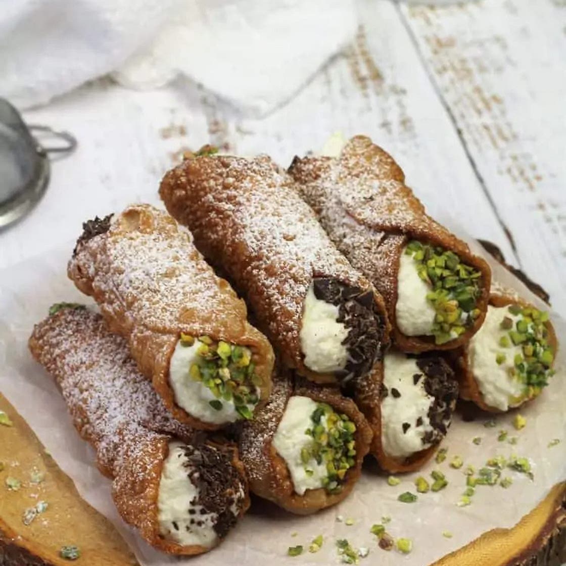 Sicilian Cannoli with Ricotta Filling