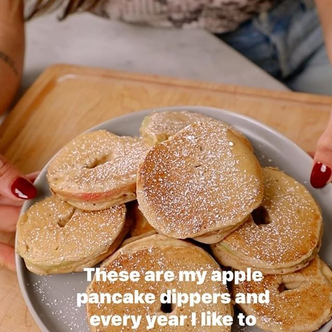 Follow for more easy and delicious recipes! HEALTHY APPLE PANCAK