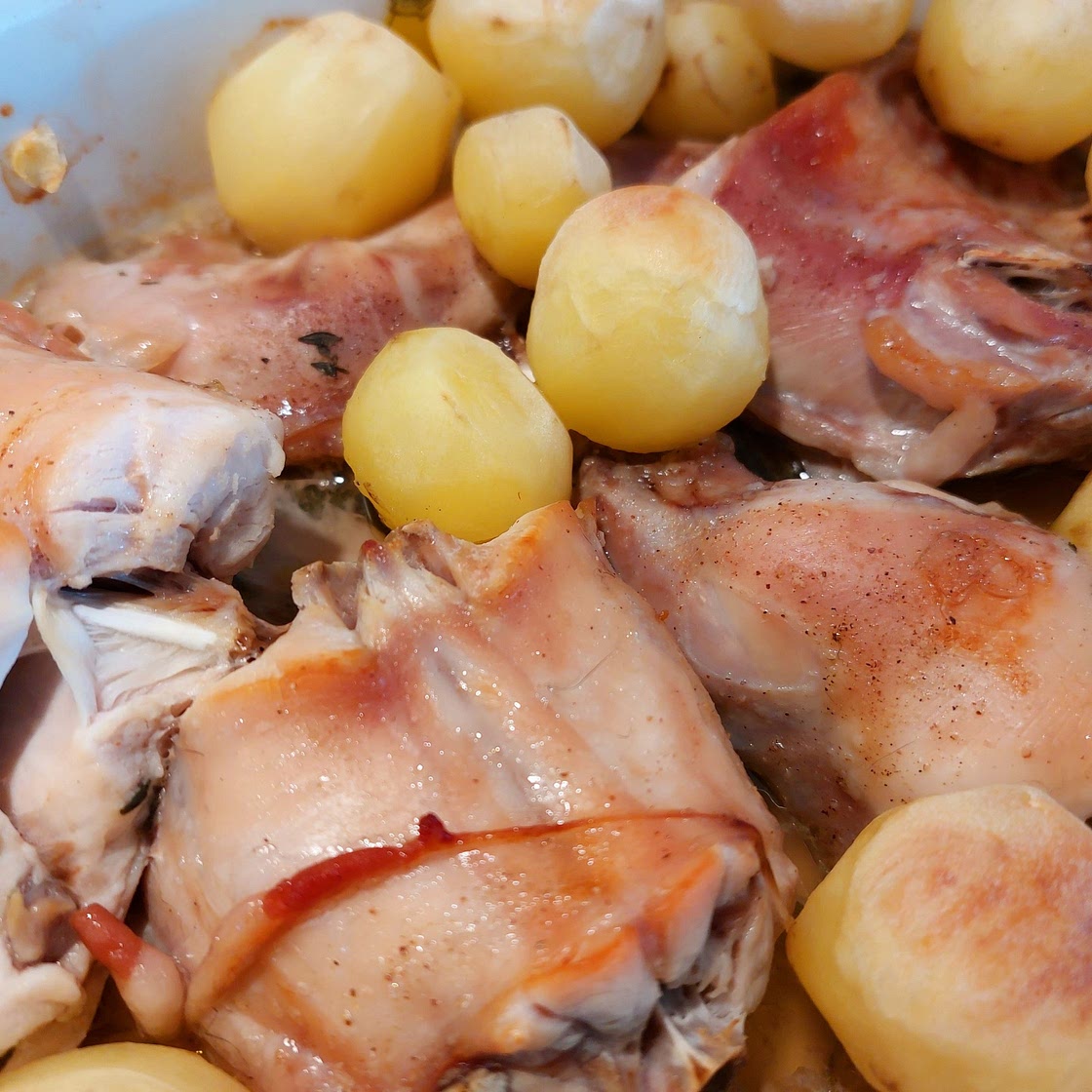 Baked rabbit with potatoes - Beer marinade