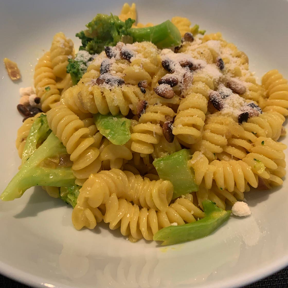 Pâtes curcuma et brocoli