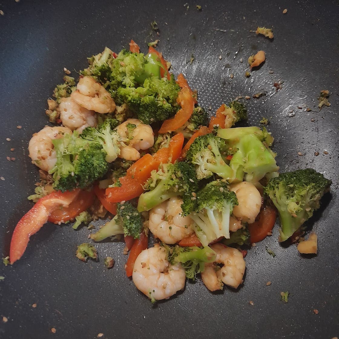 Ginger, sesame and chilli prawn & broccoli stir-fry