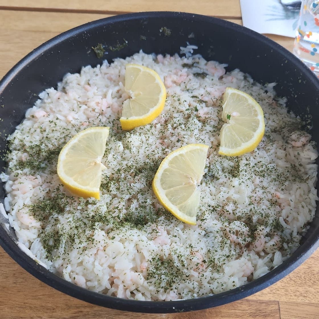 One Pot Lemon Garlic Shrimp and Rice
