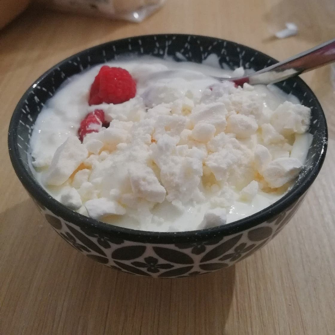 Frozen Meringue Raspberries