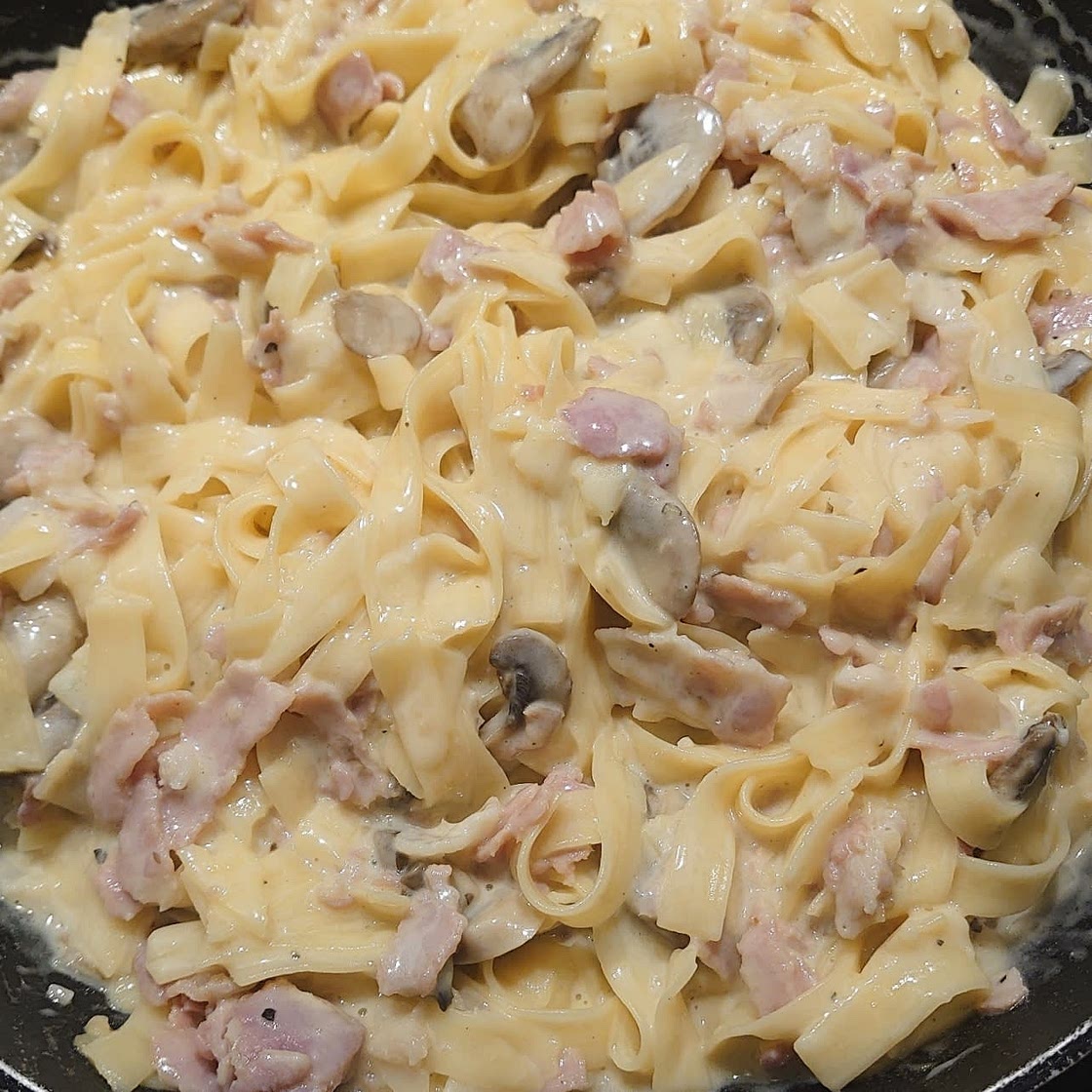 One Pot Creamy Mushroom Pasta