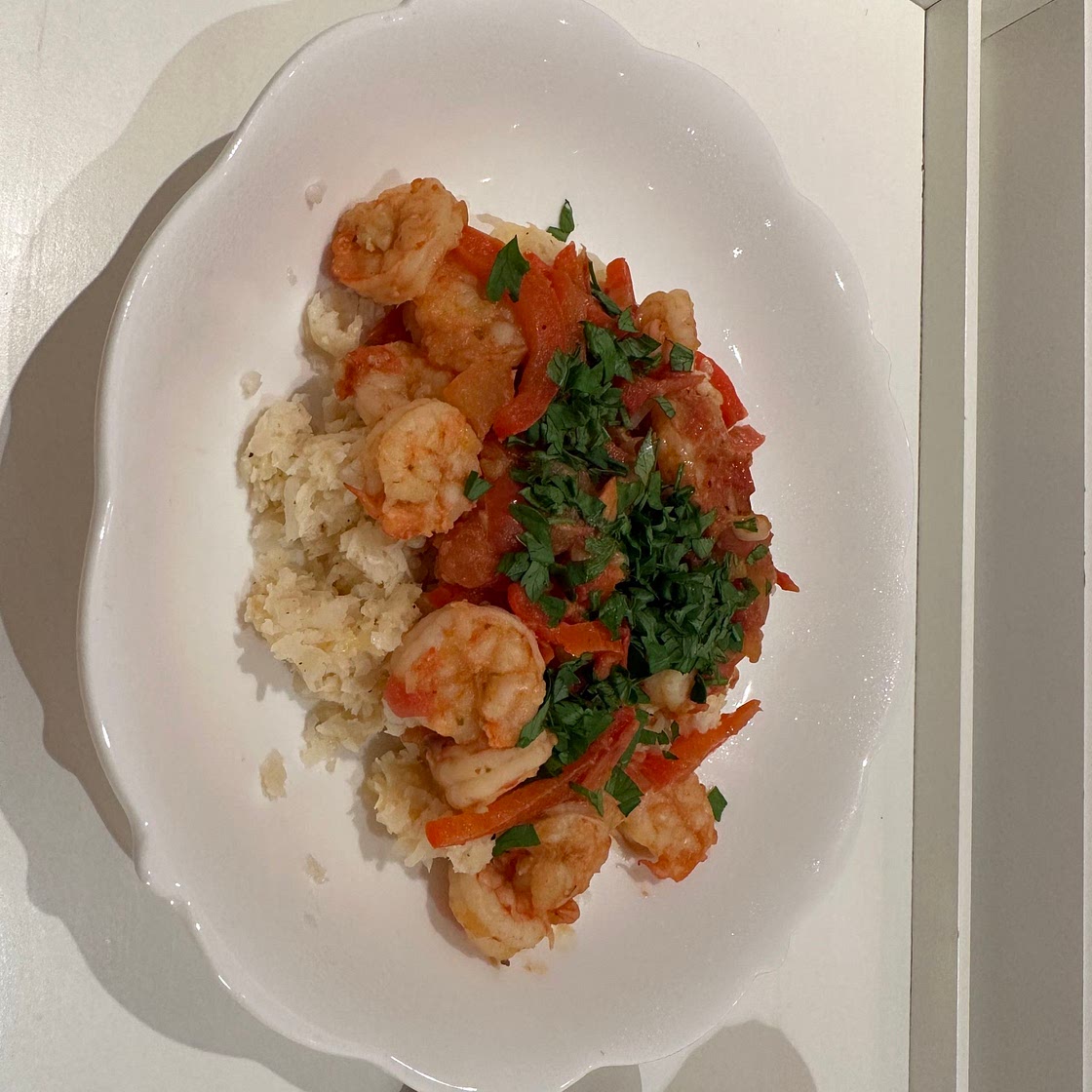 Shrimp and cauliflower grits