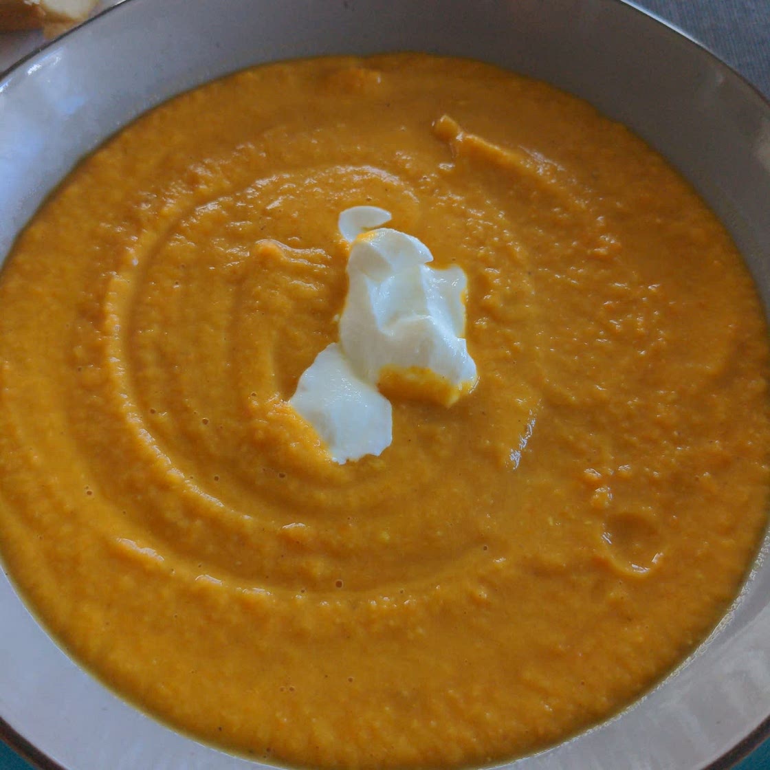 Curries lentil, sweet potato carrot soup
