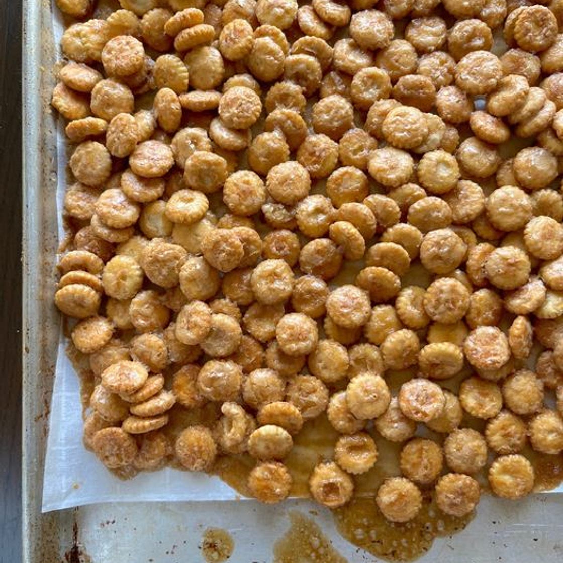 SALTED CARAMEL CRACKER BITES - Daily Recipes