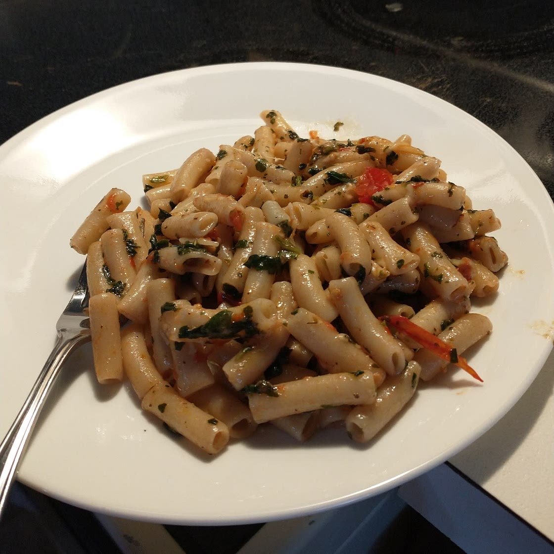 Easy Tomato and Spinach Pasta