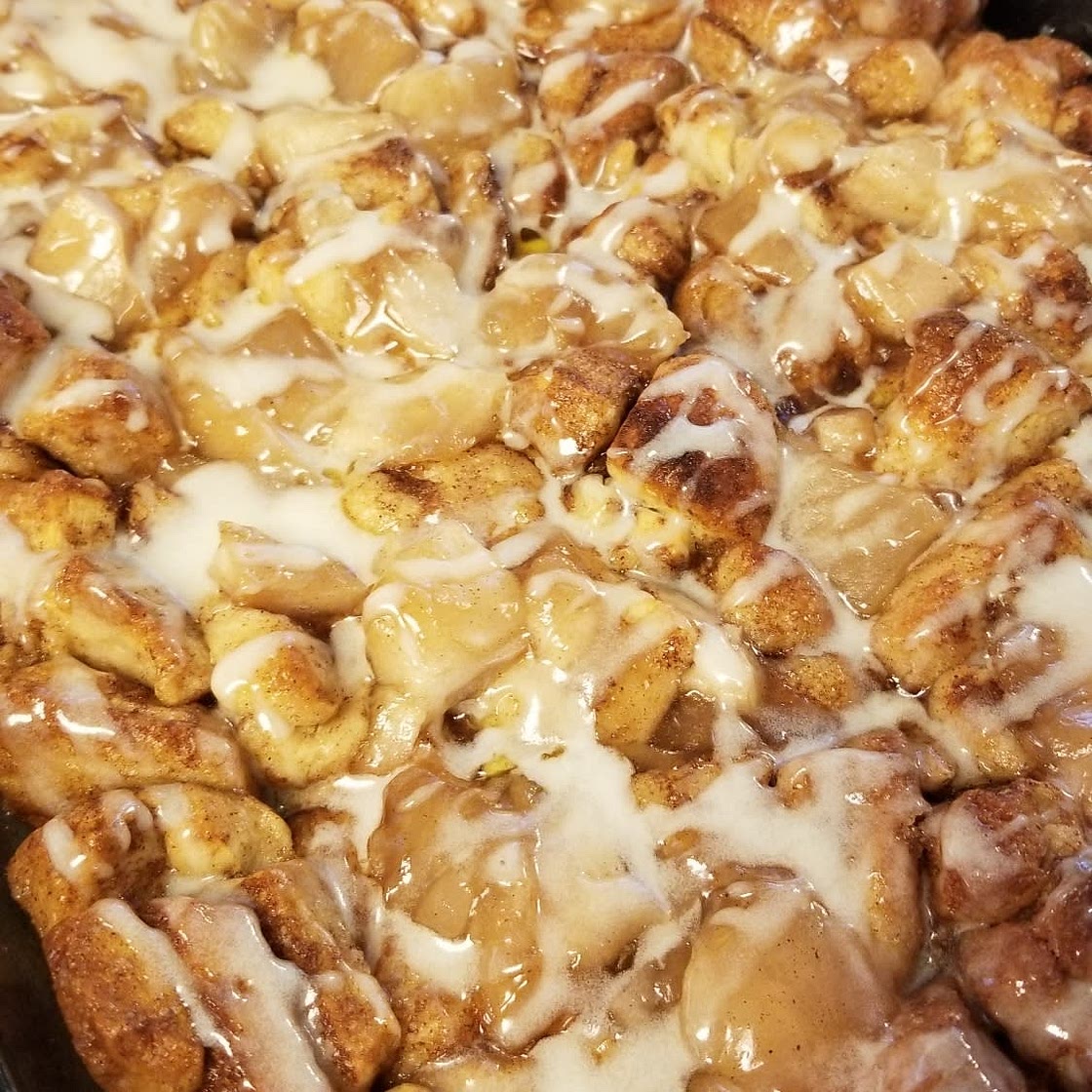 Make-Ahead Apple Pie Cinnamon Roll Breakfast Bake