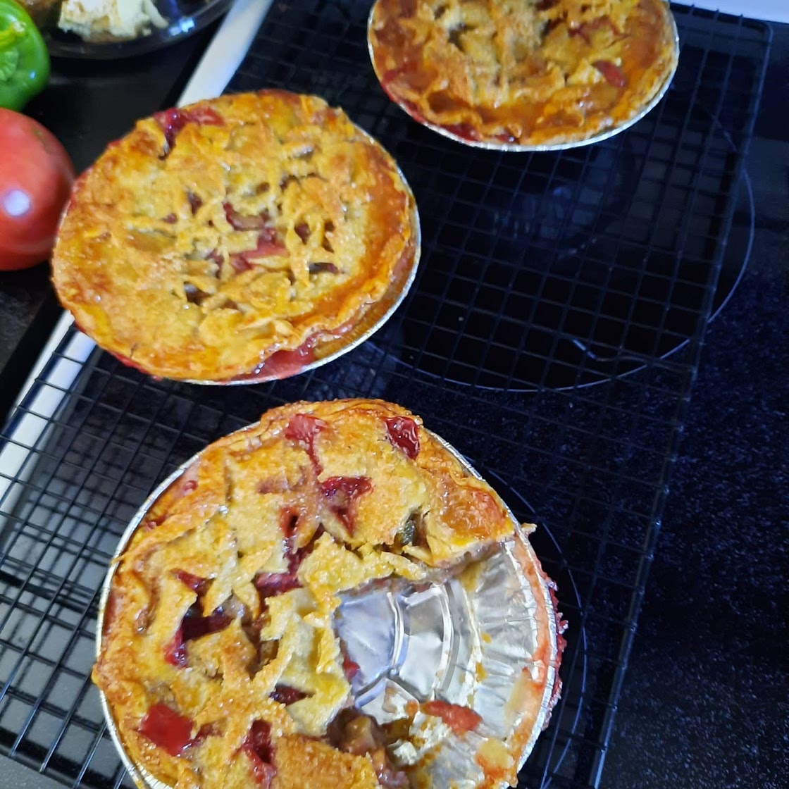 Sweet & Tangy Strawberry Rhubarb Pie