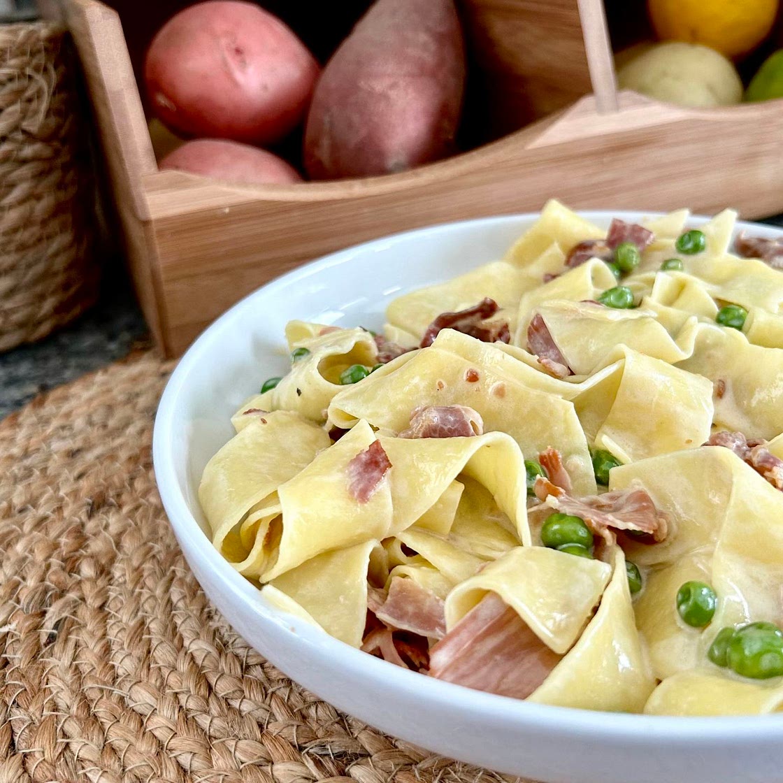 Creamy Proscuitto and Peas Pasta