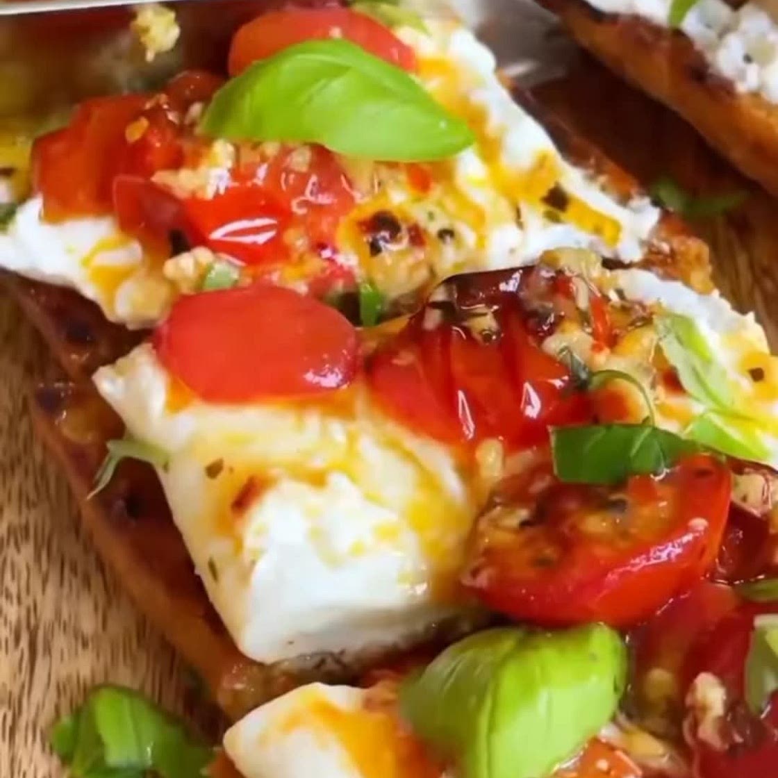 Würziges Caprese Toast