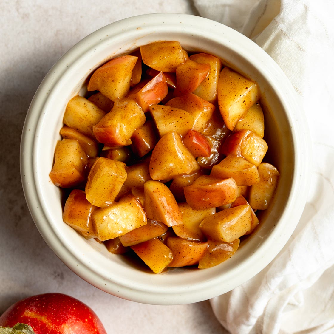 Quick & Healthy Stewed Apples with Cinnamon