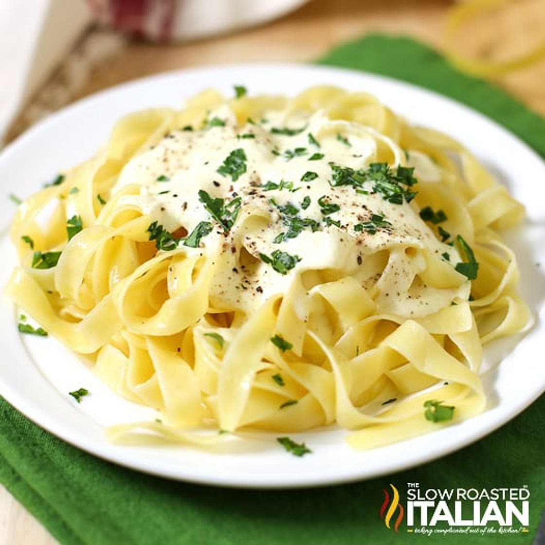 Olive Garden Alfredo Sauce (Copycat Recipe) + Video